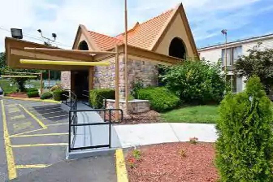 Howard Johnson By Wyndham Clifton Nj Екстериор снимка